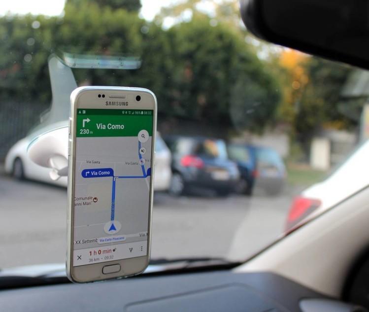 Techly magnetinis automobilinis telefono ar GPS laikiklis, baltas